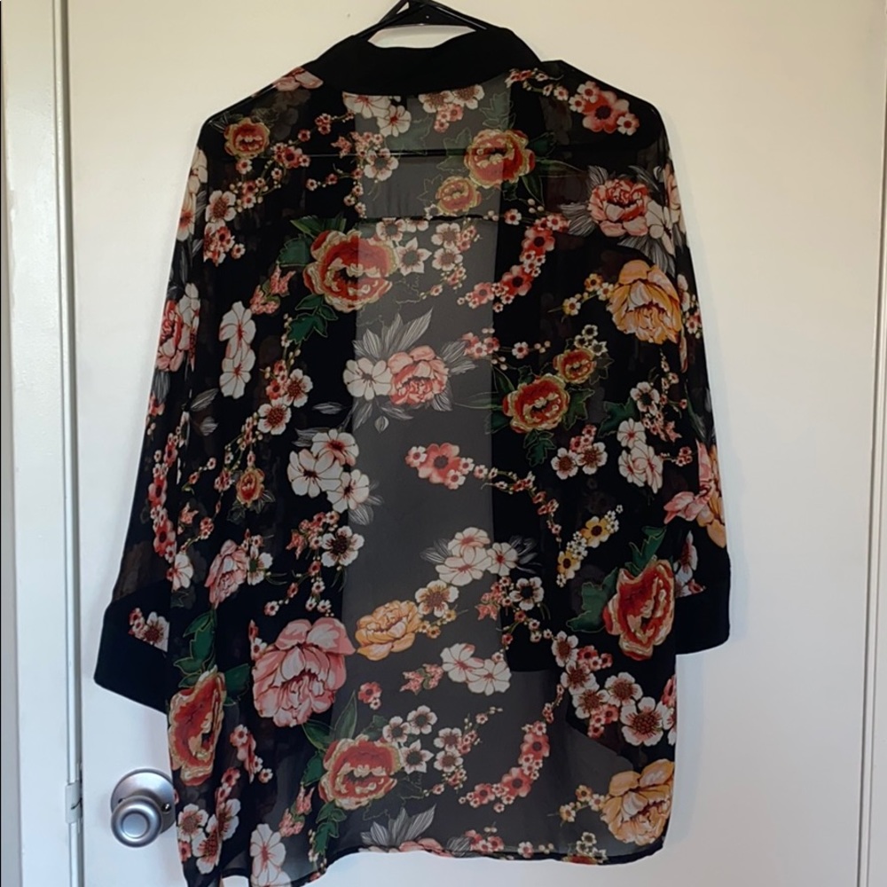 Kimono - Picture 2 of 3